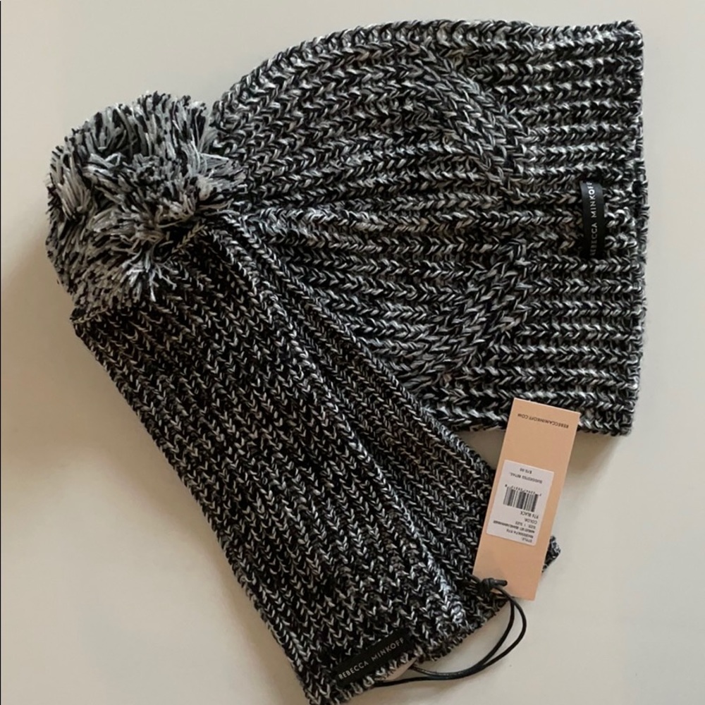 Beanie/armwarmer set